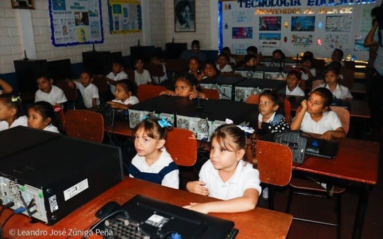 Comunidad educativa inicia Ciclo de Cine Estudiantil