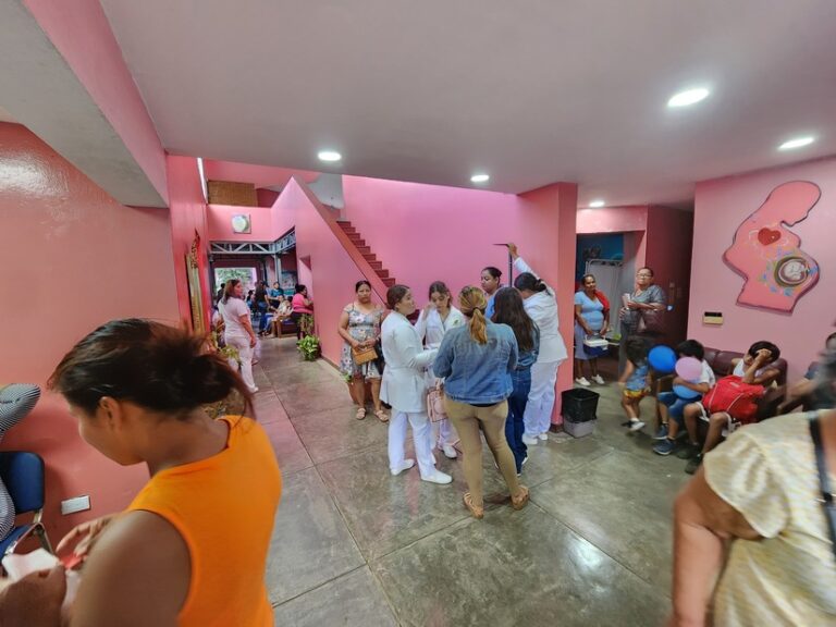 Desarrollan Feria de Atención Integral a la Mujer