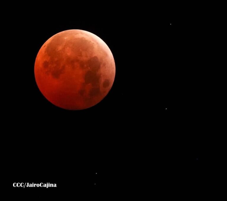 Nicaragua vive un espectáculo con la impresionante Luna de Sangre