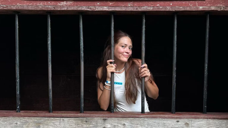 Encuentran muerta a joven argentina en base militar en EEUU