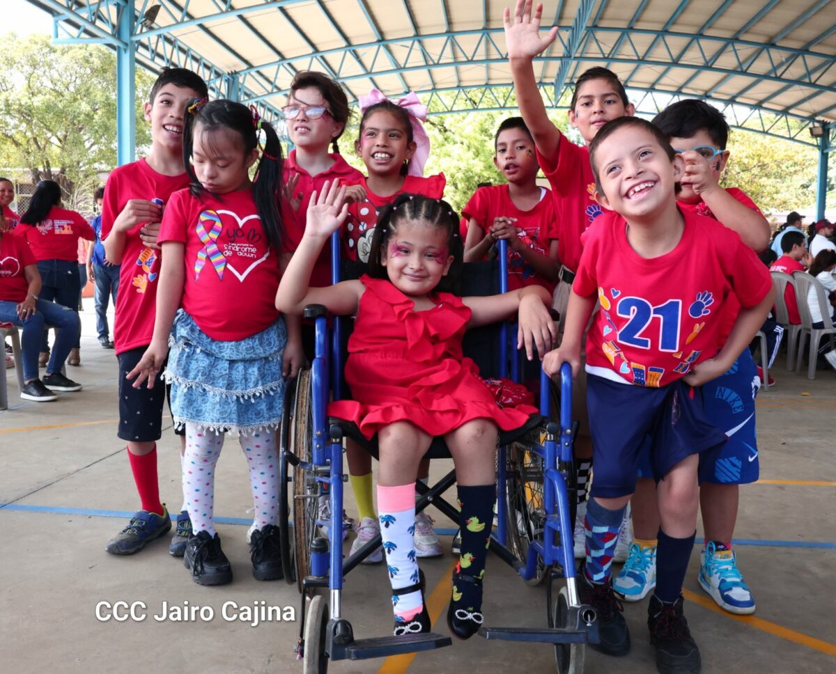 Escuela Melania Morales realiza Festival de Colores