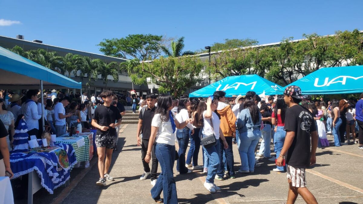 Estudiantes de la UAM realizan Feria de la Identidad Nacional
