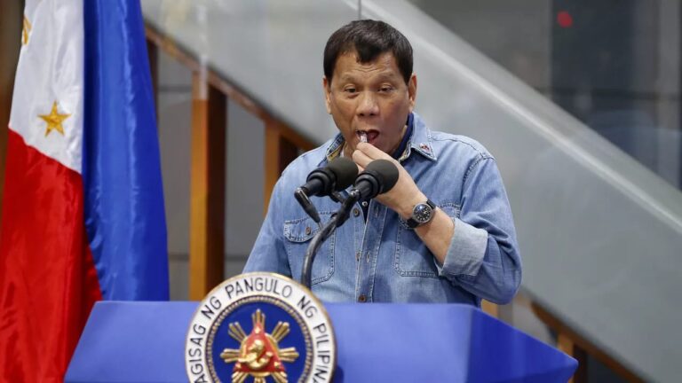 Expresidente de Filipinas comparece ante la CPI