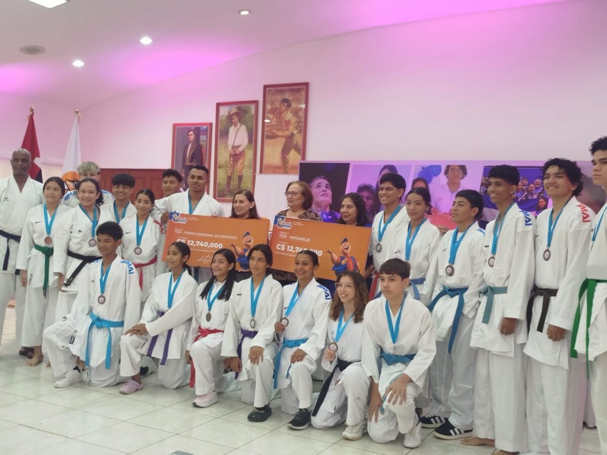 Lotería Nacional realiza tercera entrega de utilidades del 2025