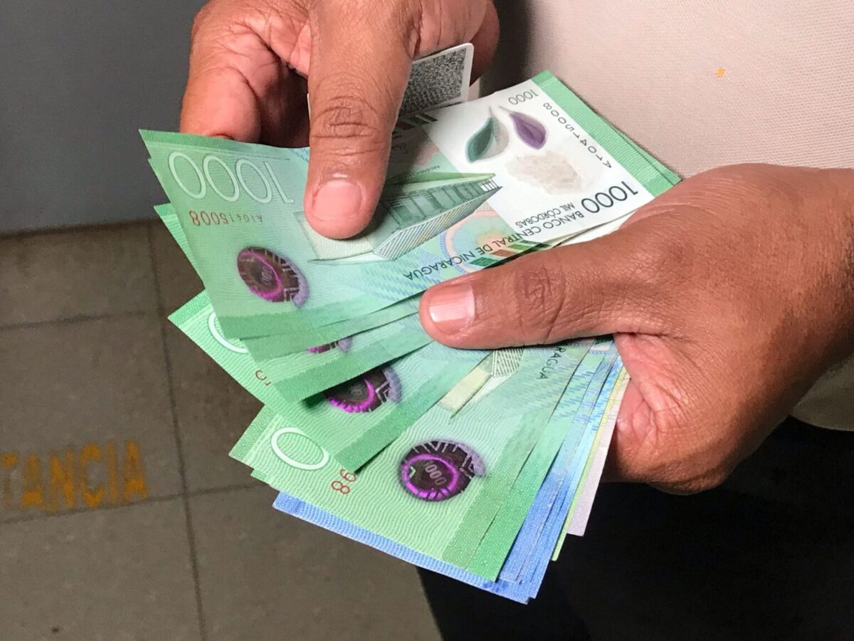 MINSA reciben salario adelantado del mes de Marzo