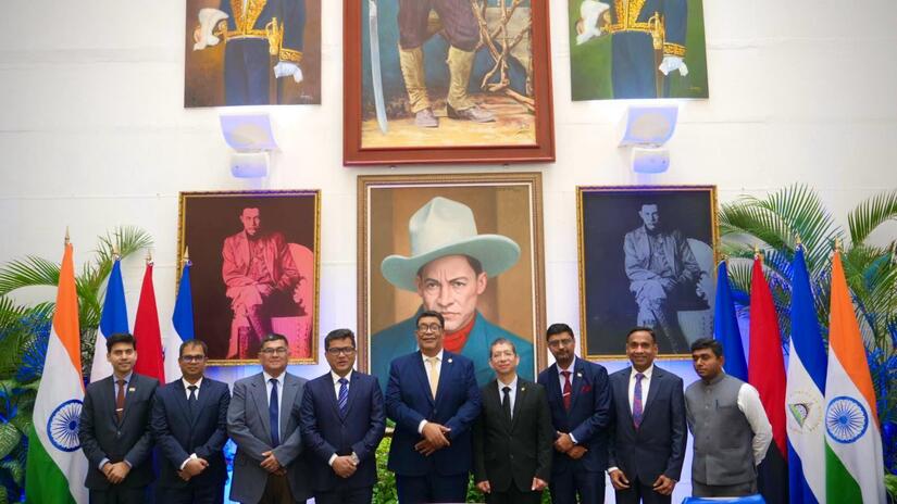 Ministro de India en encuentro con Canciller de Nicaragua