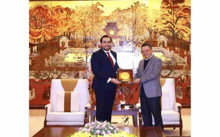 Embajador de Nicaragua sostiene encuentro con Presidente del Comité Popular de Hanói, Vietnam