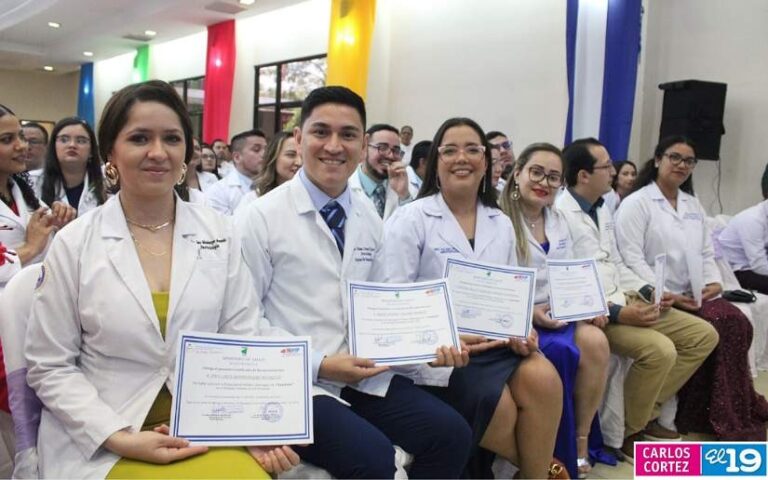 Nicaragua fortalece sus sistema de salud con nuevos especialistas