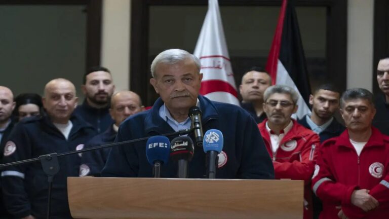 Un crimen de guerra la muerte de 15 empleados de la ONU y de Media Luna Roja