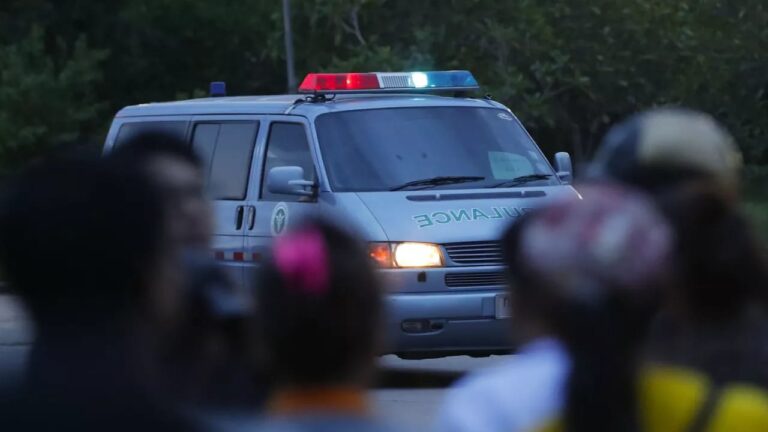 Al menos 5 muertos y 27 heridos dejo la caída de una viga en una autopista en Bangkok