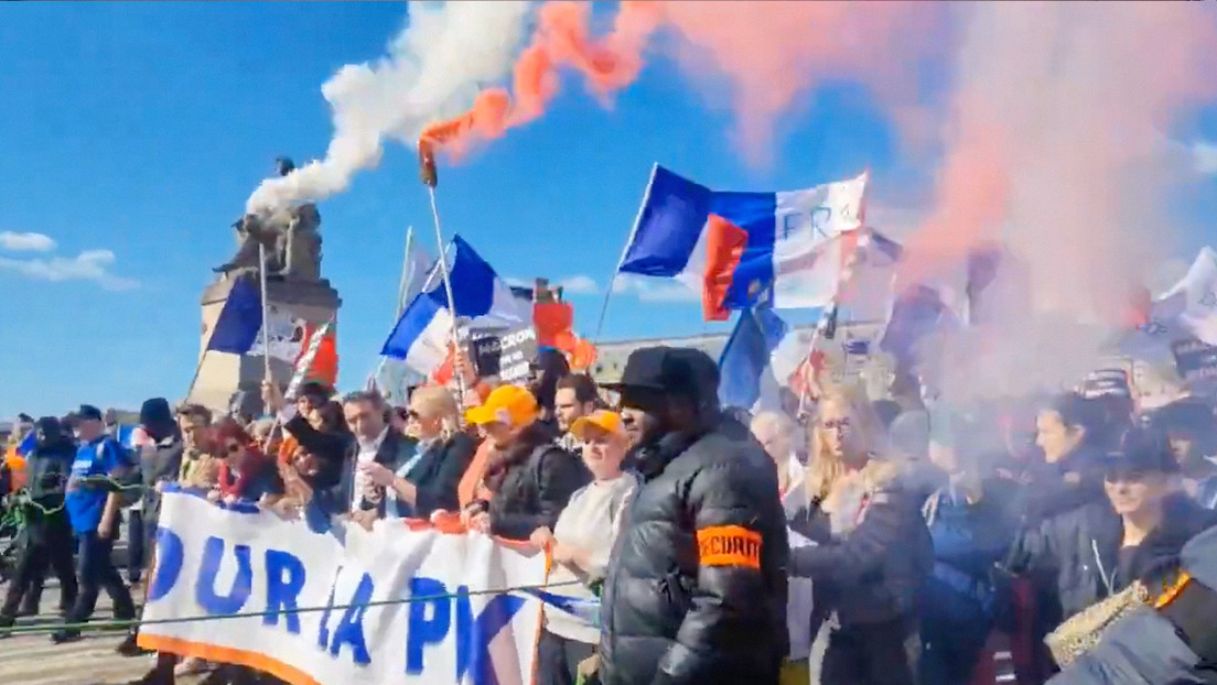 Manifestación en Francia en contra de ayuda a Ucrania