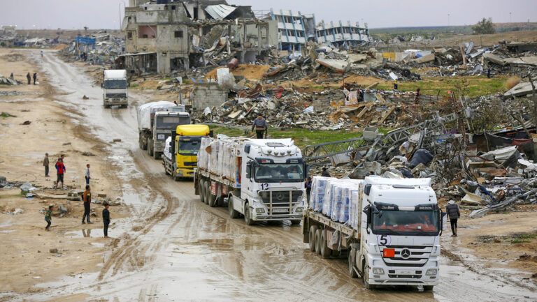 Israel interrumpe la entrada de ayuda humanitaria a Gaza