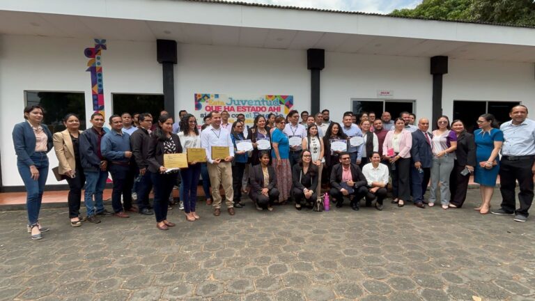 Premian a los jóvenes científicos e investigadores por su talento 