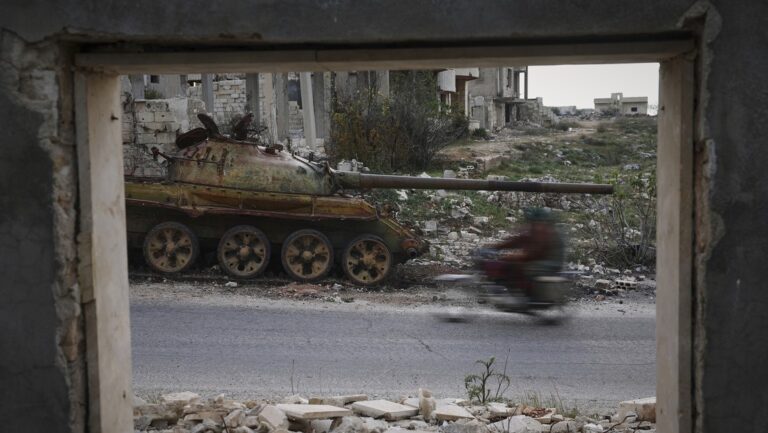 EEUU cierra tres bases militares al noroeste de Siria