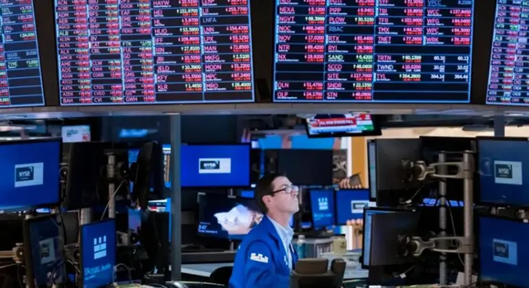 Aranceles de Trump provocan pérdidas millonarias en Wall Street y sacuden el mercado financiero