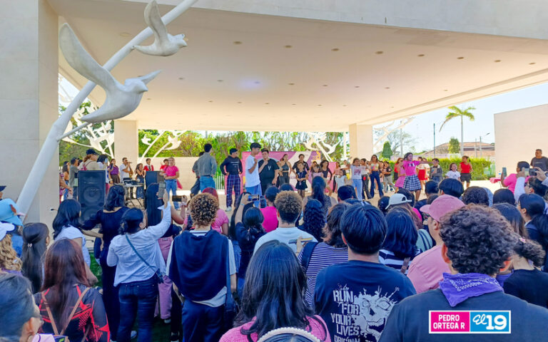 Blink Festival 2025 atrae a centenares de fans del K-Pop