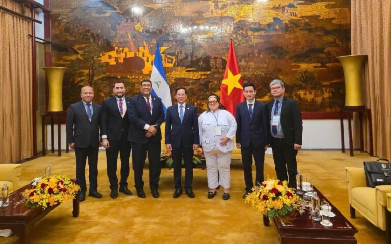 Delegación de Nicaragua participa en el 50° Aniversario de la Reunificación de Vietnam