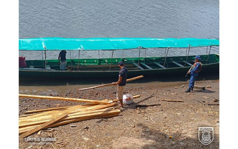 Distrito Naval Caribe ocupa madera que era trasladada ilegalmente en el municipio de El Rama