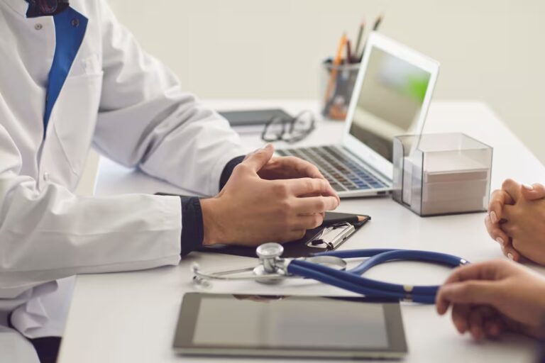 Doctor utiliza ChatGPT para diagnosticar a su paciente