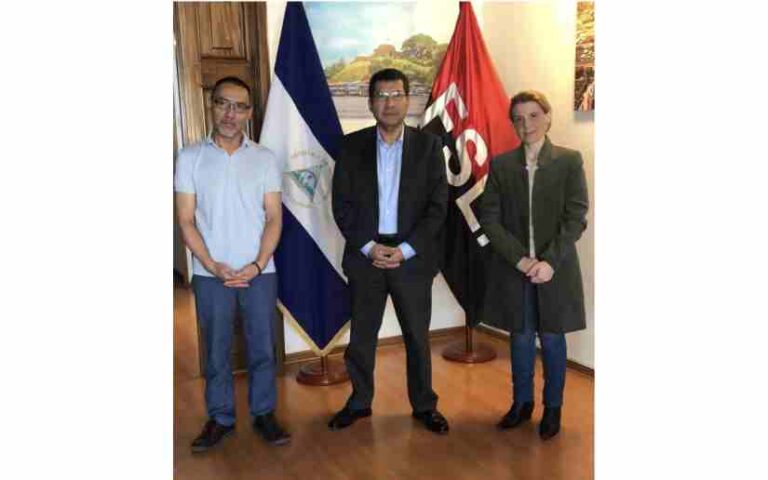 Embajada de Nicaragua recibe visita del Colectivo Liberanza en Chile