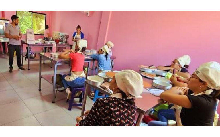 Emprendedores de todo el país conocen ventajas y beneficios de gestionar Licencia Sanitaria