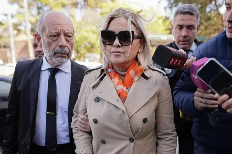 Expareja de Maradona denuncia a médicos por mentir