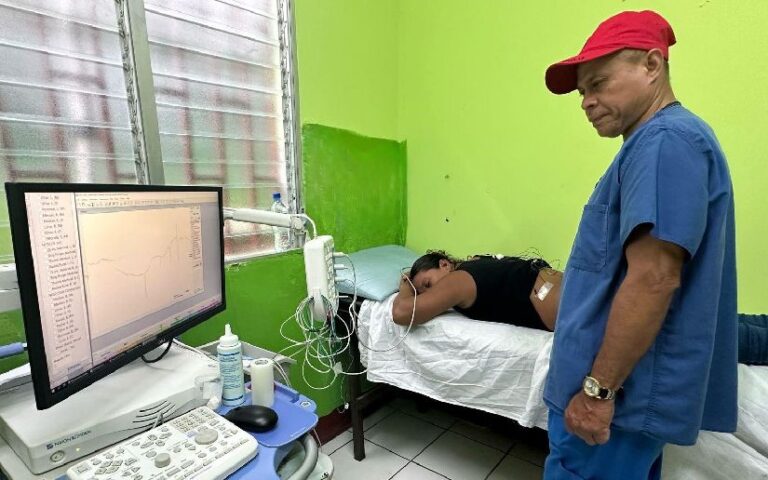 Familias de Rivas reciben atención especializada a través de Mega Feria de Salud Ortopédica