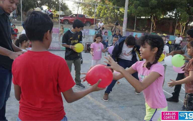 Niños disfrutan del Festival Familiar “Paz y Amor en Revolución”