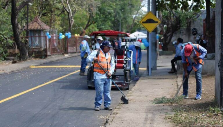 Inauguran 380 metros lineales de calles recarpeteadas en el barrio Cuba
