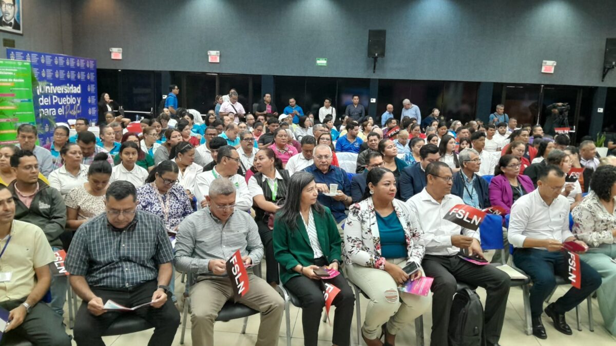 Lanzan Sistema Nacional de Desarrollo de Maestras y Maestros