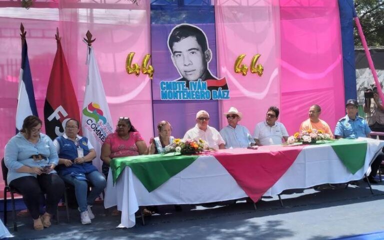 Mercado Iván Montenegro celebra su 44 Aniversario