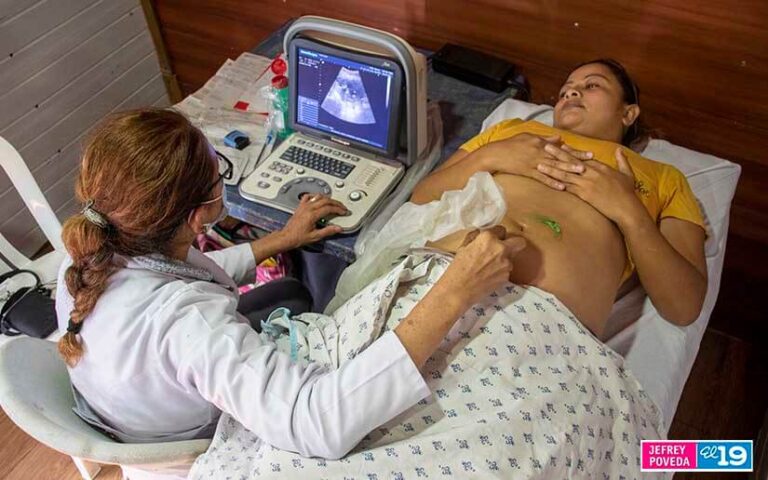 Atención médica general y especializada garantizada para más de 155 mil familias a través de Ferias de Salud