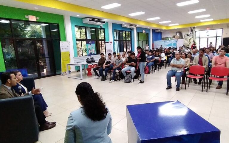 Presentan II Edición de Maestría en Economía Creativa