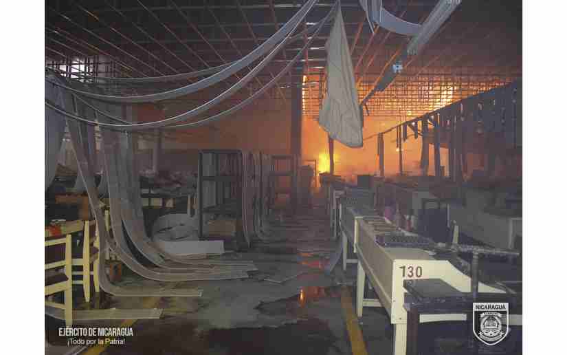 Sofocación de incendio estructural en la Fábrica de Tabacos