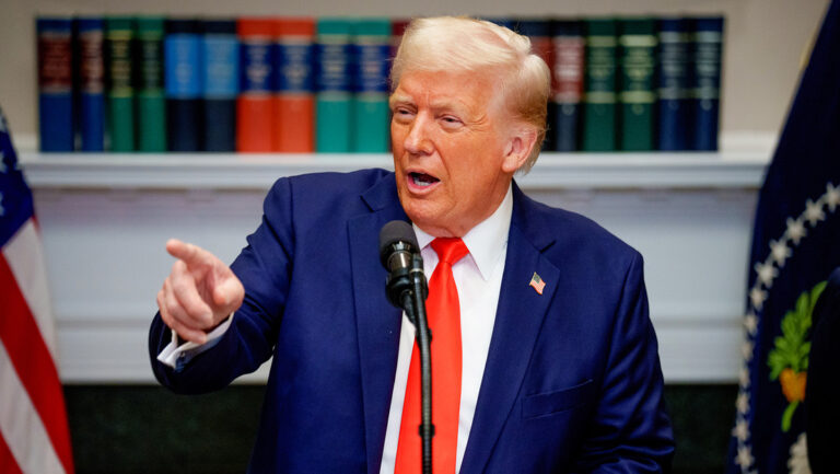 Trump no descarta nuevas sanciones para Rusia