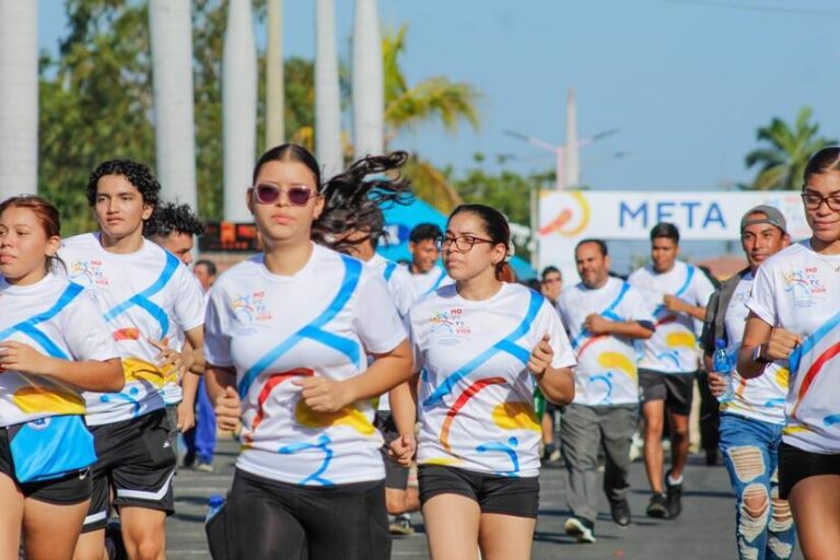 Reporte fotográfico de la caminata simbólica “Movete por la vida” 2025