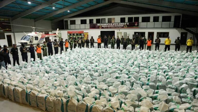 Incineran más de 15 kilogramos de cocaína