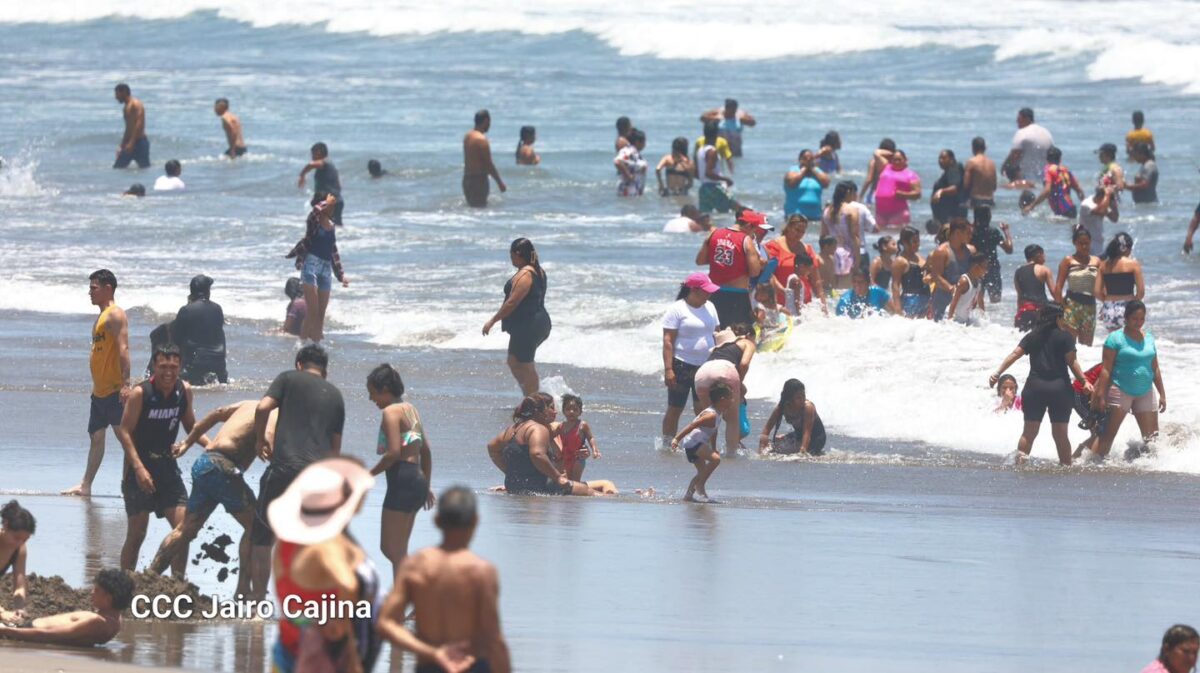 Playas de Pochomil y Masachapa reciben a miles de turistas