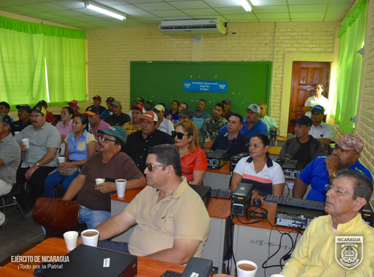 Reunión con productores de comunidades de El Sauce, León
