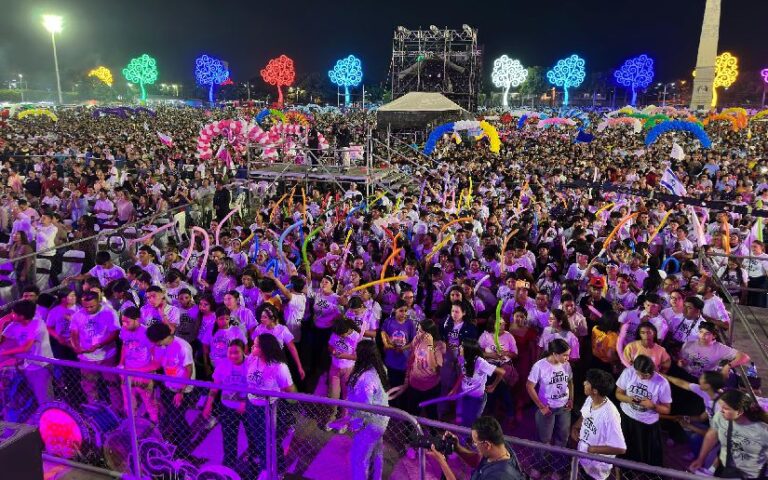 Una vigilia de acción de gracia y adoración