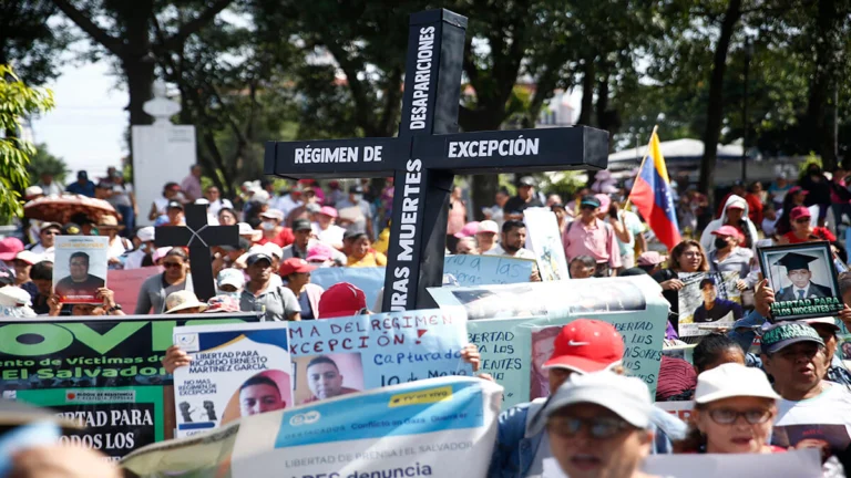 Denuncian más de 400 muertes bajo custodia estatal en El Salvador