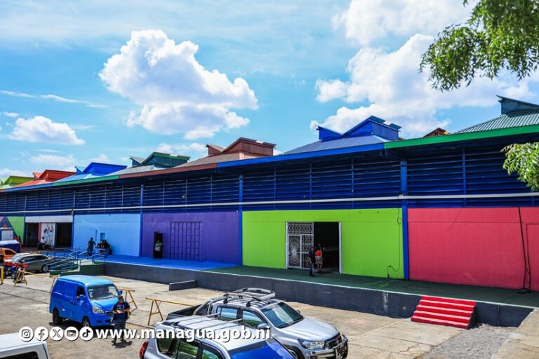 Alcaldía de Managua mejora el techo del mercado Roberto Huembes