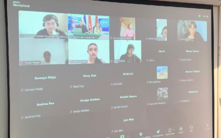 Protagonistas de becas en China conocen victorias del pueblo nicaragüense en seguridad social