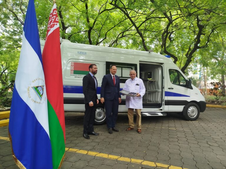 Belarús dona una ambulancia equipada a Nicaragua