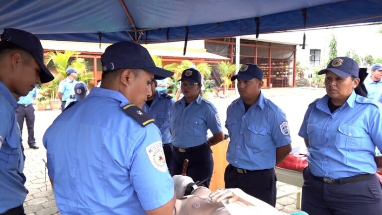 Brindan Curso de Atención Prehospitalaria a 30 bomberos