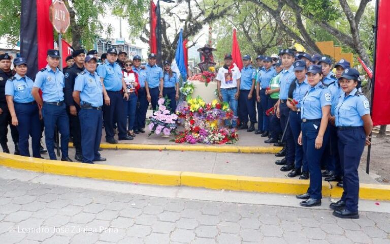 Conmemoran al General Miguel Ortez con una ofrenda floral