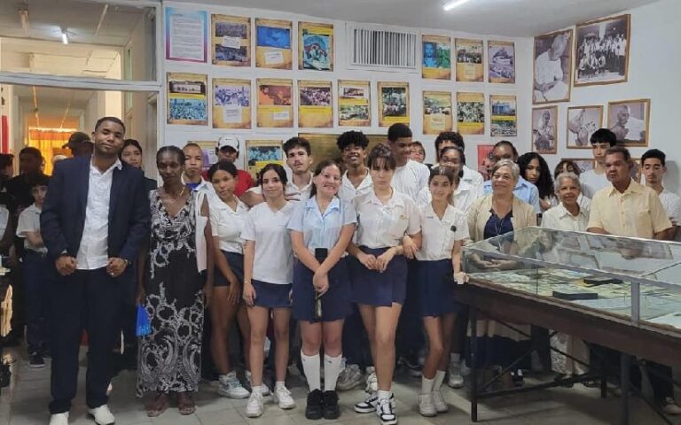 Instalan muestra permanente dedicada a la Gran Cruzada Nacional de Alfabetización en museo de Cuba