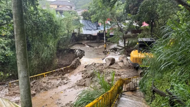Deslizamiento de tierra deja cinco muertos en Colombia