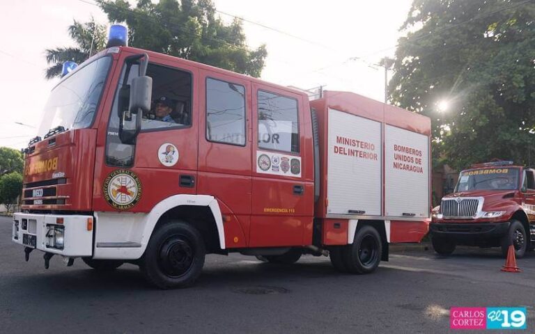 Desplazan unidades de bomberos a comunidad Mina La India