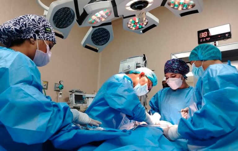 Dolor de muela termino con la extracción de 12 piezas dentales